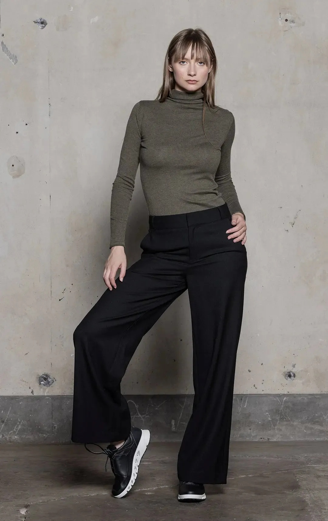 WOOL FLANNEL WIDE LEG TROUSER